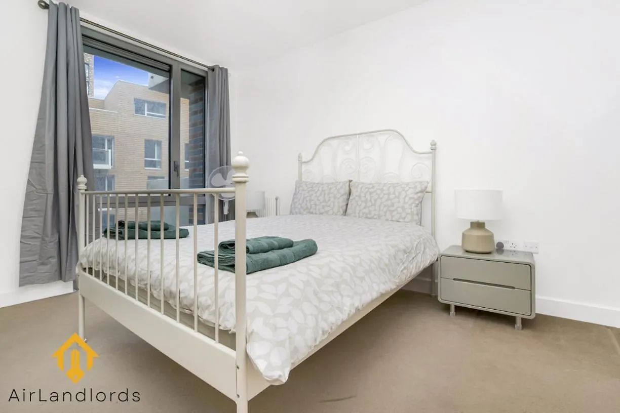 Exclusive 2 Bedroom Flat In Bromley By Bow London Apartment