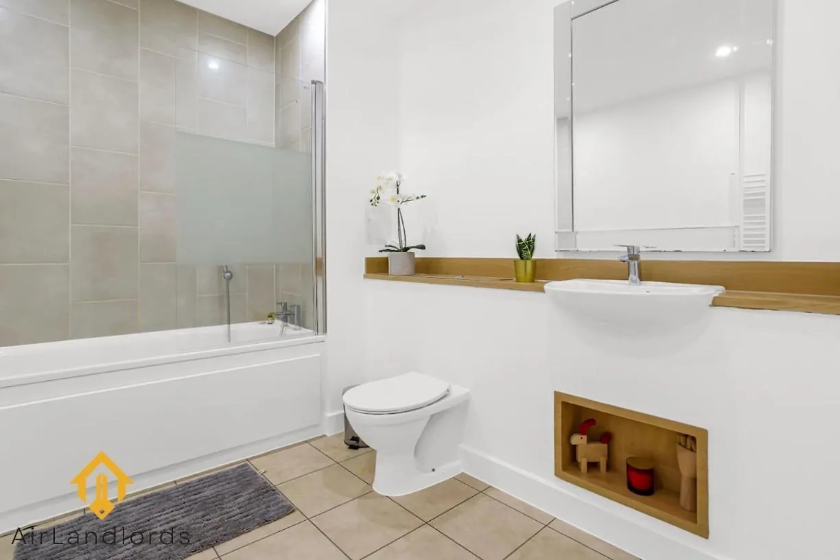 Exclusive 2 Bedroom Flat In Bromley By Bow London Apartment